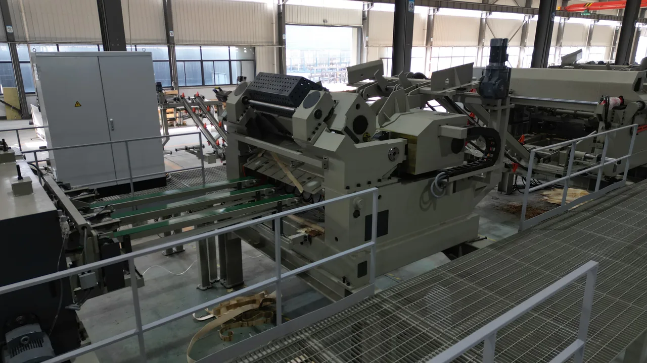 How to Choose the Right Spindleless Veneer Lathe for Core vs. Face Veneer