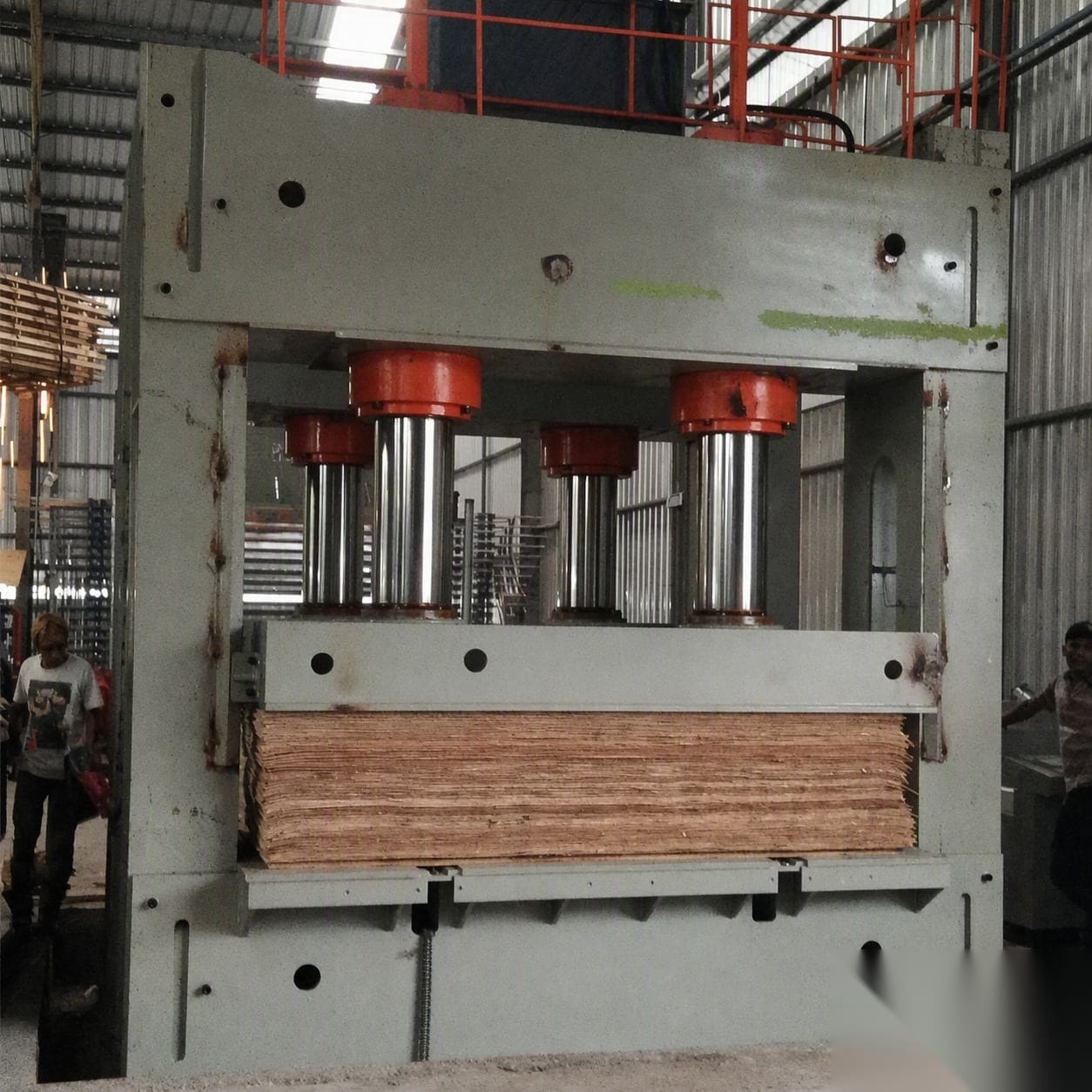 Plywood manufacturing process and automatic hot press machinery